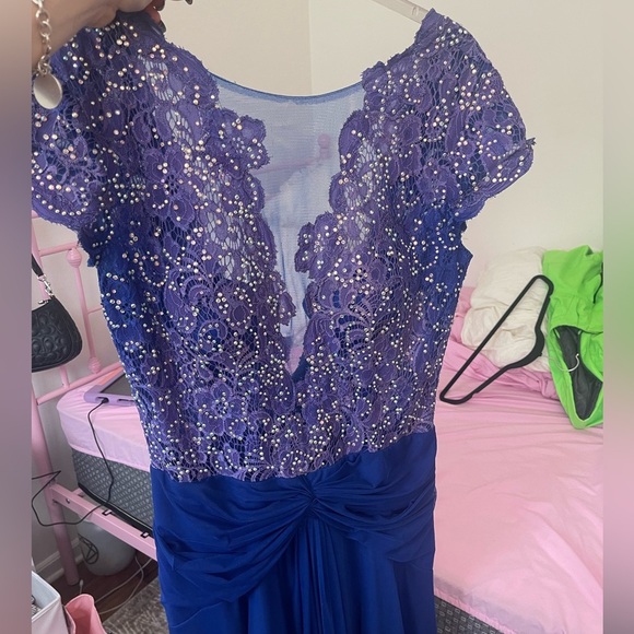 Prom Dress - Picture 1 of 10